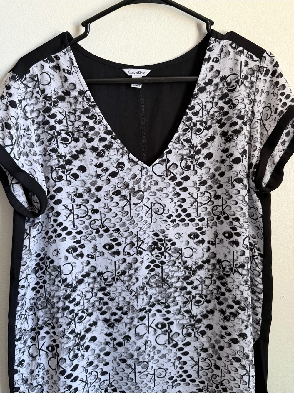 Calvin Klein Black & White V-Neck Logo Print Tunic